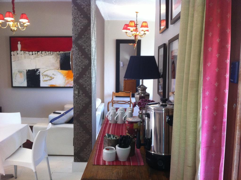 Hotel Life On 3Rd Johannesburg Esterno foto