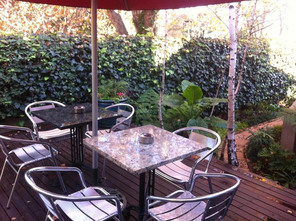 Hotel Life On 3Rd Johannesburg Esterno foto