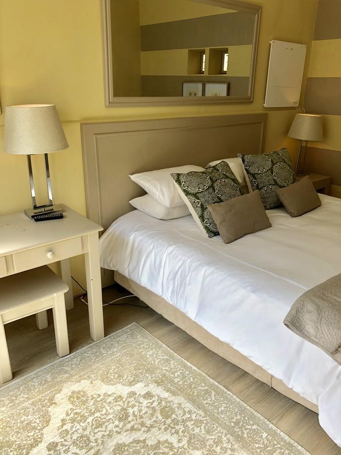 Hotel Life On 3Rd Johannesburg Esterno foto