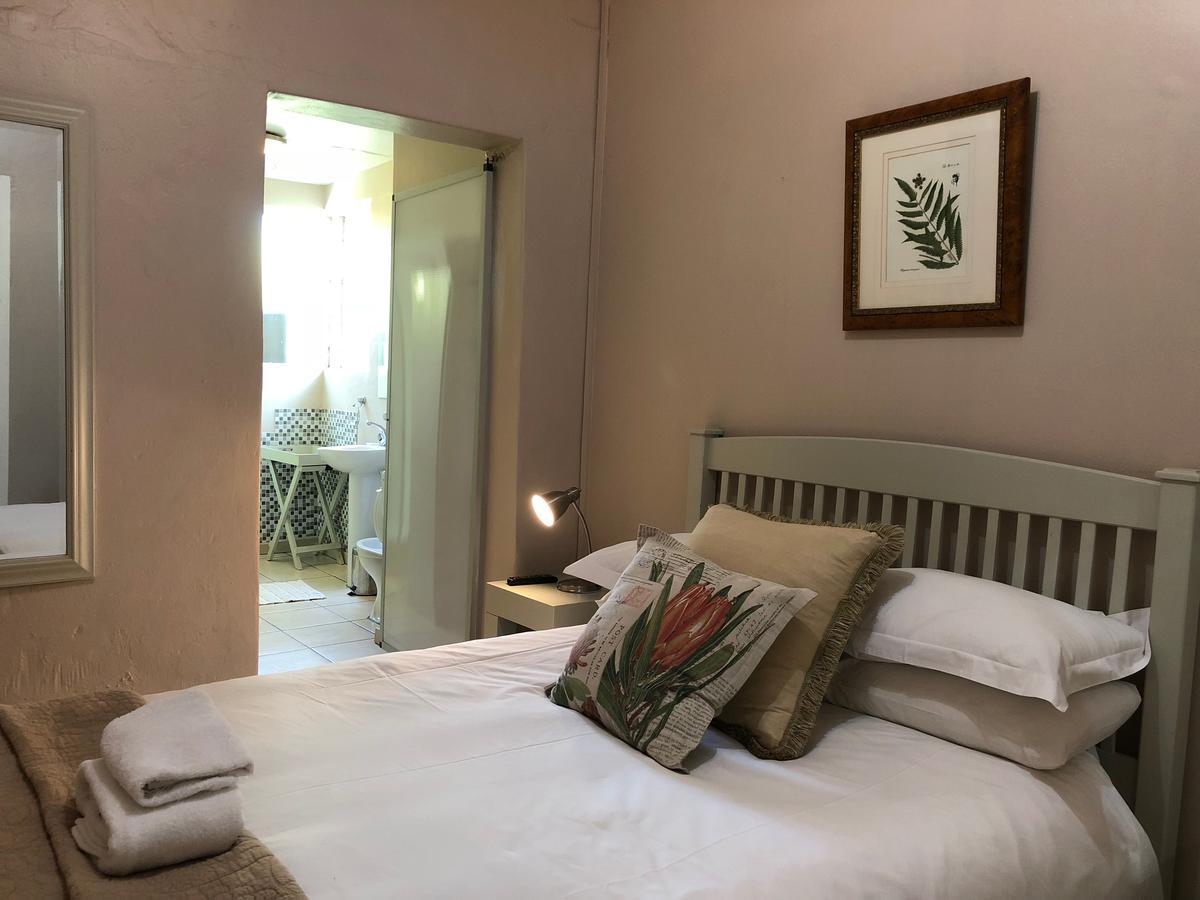 Hotel Life On 3Rd Johannesburg Esterno foto