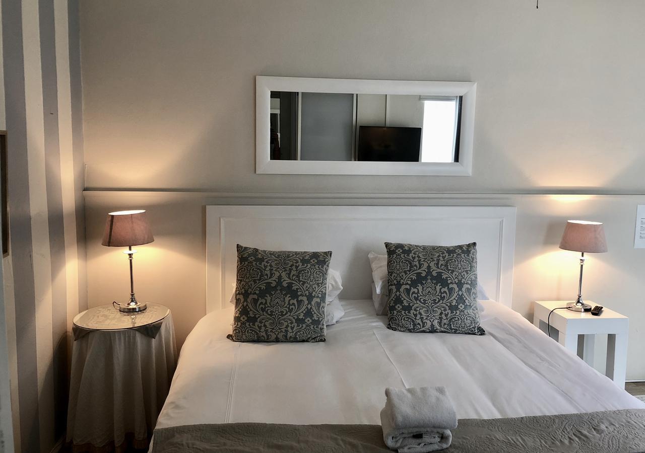 Hotel Life On 3Rd Johannesburg Esterno foto