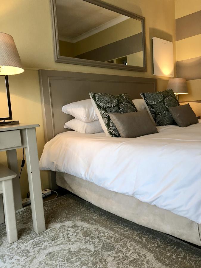 Hotel Life On 3Rd Johannesburg Esterno foto
